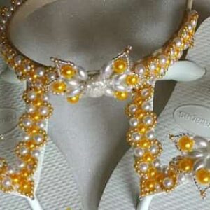 Chinelos Bordado com Pérolas e Tiara